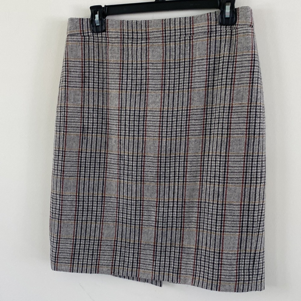 J Crew The Pencil Skirt Women’s Size 6. 73% Wool